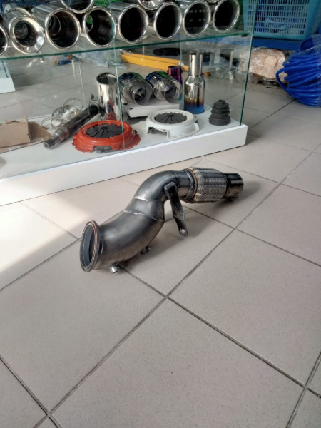 18328630246 приемная труба / даунпайп BMW F30 B48 AISI Ø 76мм